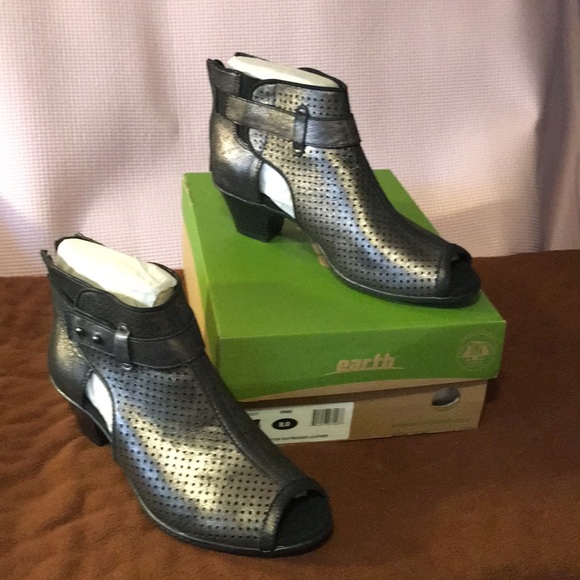 earth intrepid shoes